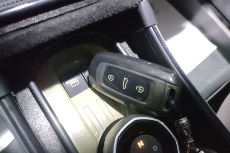 吉利银河 2024款 200km 熊猫骑士中控内饰11