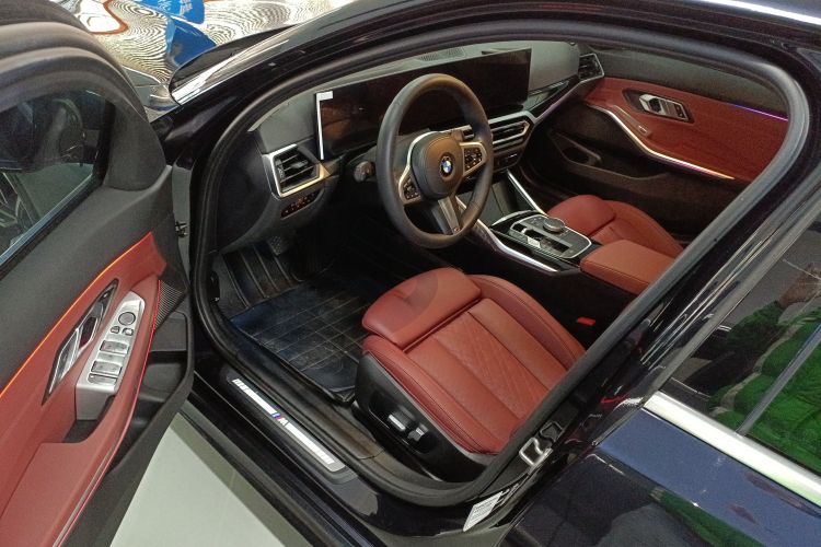 宝马3系 2023款 320Li M运动套装中控内饰20