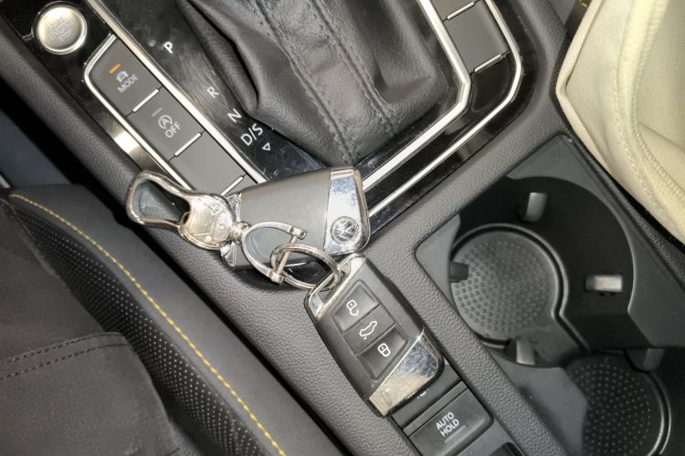 一汽-大众CC 2023款 380TSI 夺目版中控内饰11