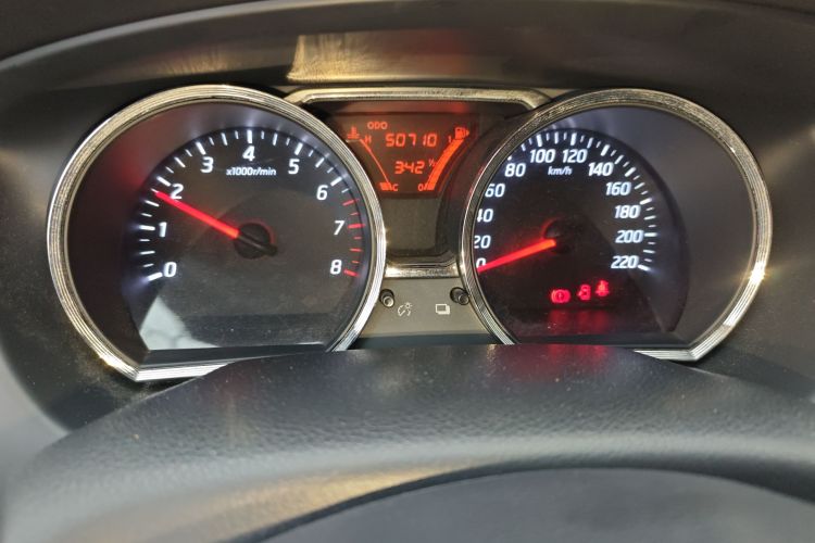 日产 骊威 2013款 劲锐 1.6XL 手动舒适版中控内饰14