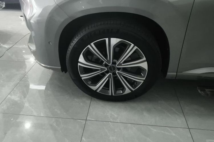 星途揽月 2024款 国际版 400T 四驱星尊 7座车身外观6001