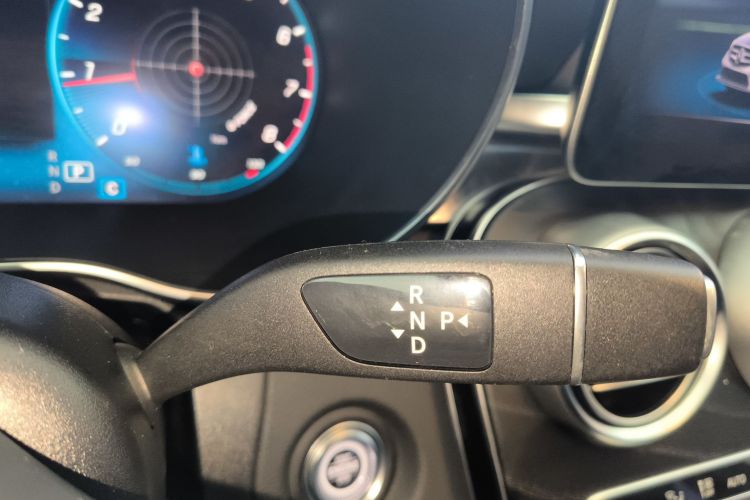 奔驰C级(进口) 2020款 改款 C 200 旅行轿车中控内饰18