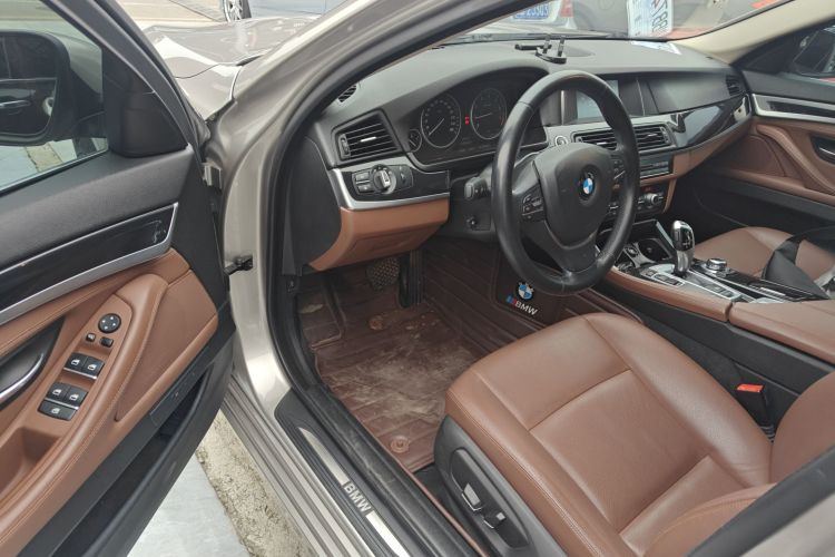 宝马5系 2017款 520Li 典雅型中控内饰20