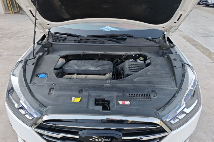 众泰T300 2017款 1.5T CVT尊享型机舱底盘24