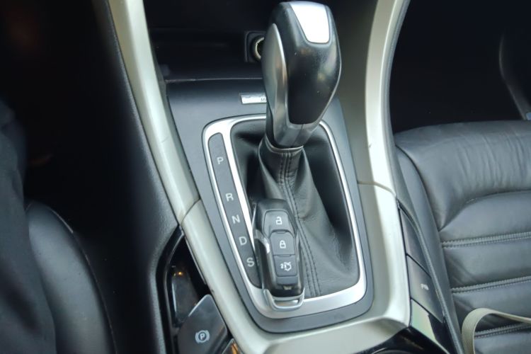 福特 蒙迪欧 2013款 2.0L GTDi240至尊型中控内饰18