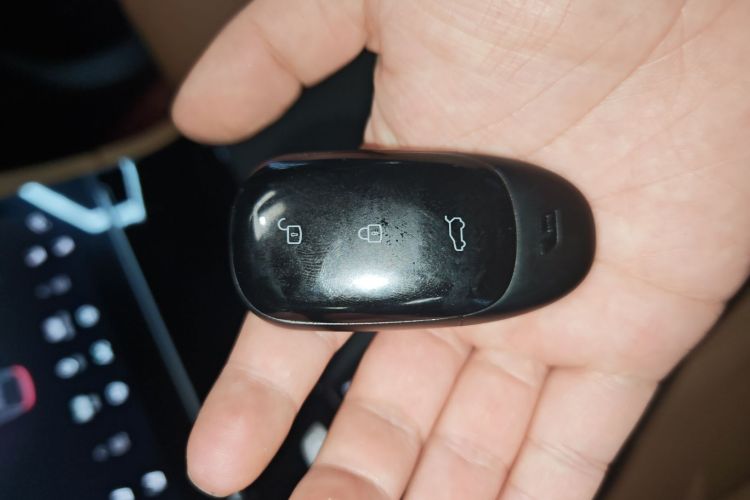 理想汽车 理想ONE 2020款 增程6座版中控内饰11