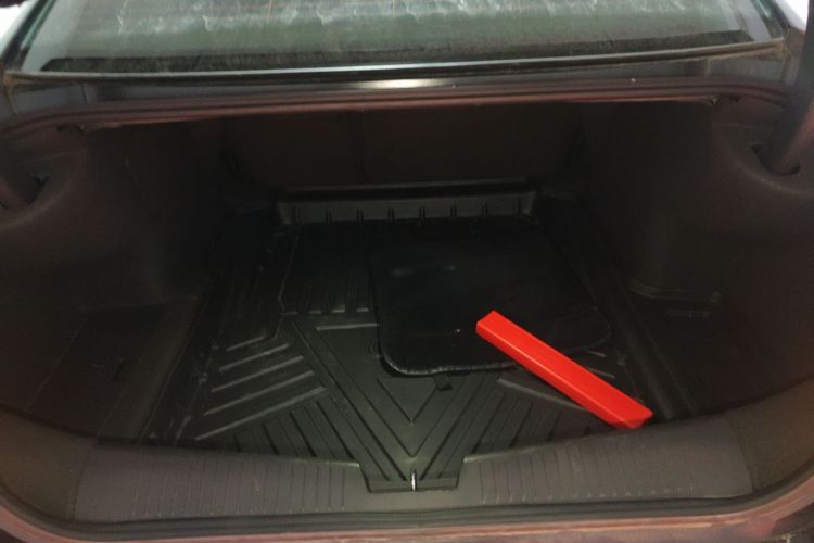 凯迪拉克CT4 2021款 28T 尊贵型机舱底盘23