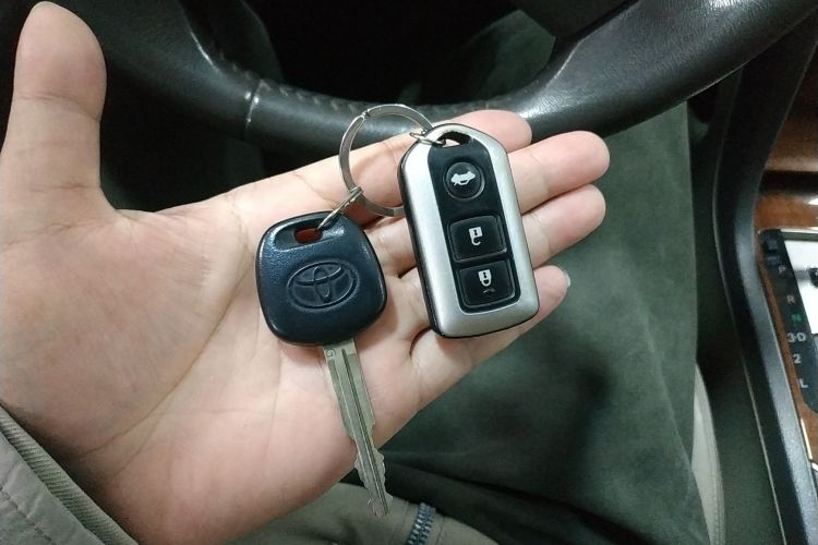 丰田 凯美瑞 2013款 200G 经典豪华版中控内饰11