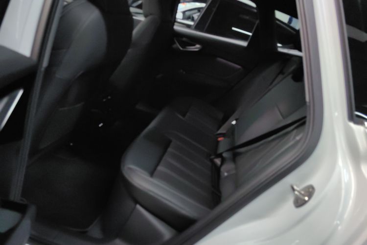 奥迪Q4 e-tron 2024款 40 e-tron 创境版中控内饰21