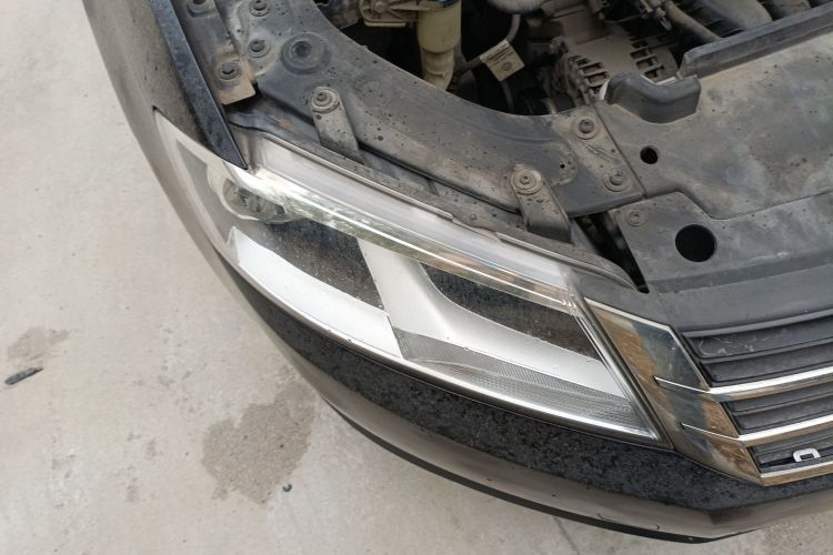 大众 朗逸 2013款 1.6L 手动风尚版车身外观6006