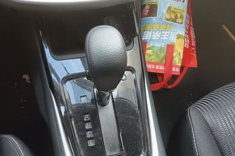 日产 骐达TIIDA 2019款 1.6L CVT酷动版 国V中控内饰18