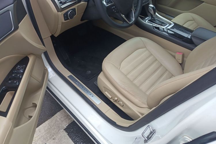 福特 蒙迪欧 2013款 2.0L GTDi200豪华型中控内饰19