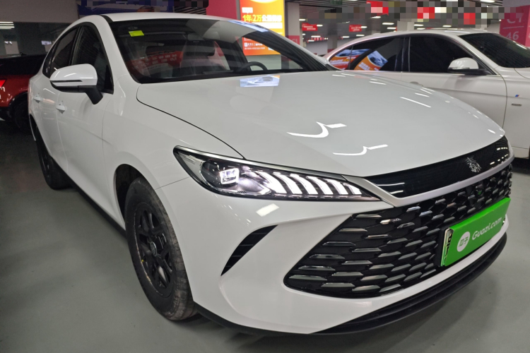 比亚迪 秦PLUS 2025款 DM-i 智驾版 55KM领先型车身外观3