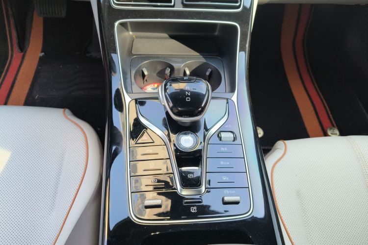 比亚迪 秦PLUS 2024款 荣耀版 EV 420KM领先型中控内饰18