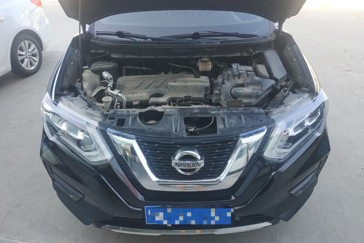 日产 奇骏 2020款 2.0L XL Premium CVT 2WD智联尊享版机舱底盘24