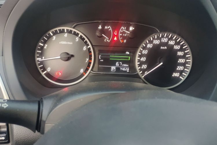 日产 轩逸 2016款 1.6XL  CVT尊享版中控内饰15