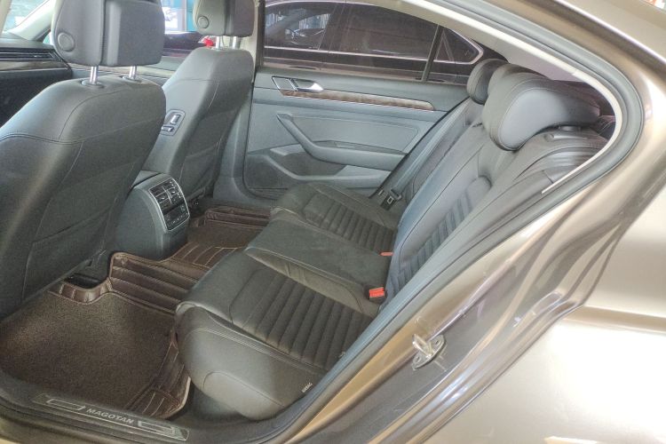 大众 迈腾 2019款 330TSI DSG 豪华型 国V中控内饰21