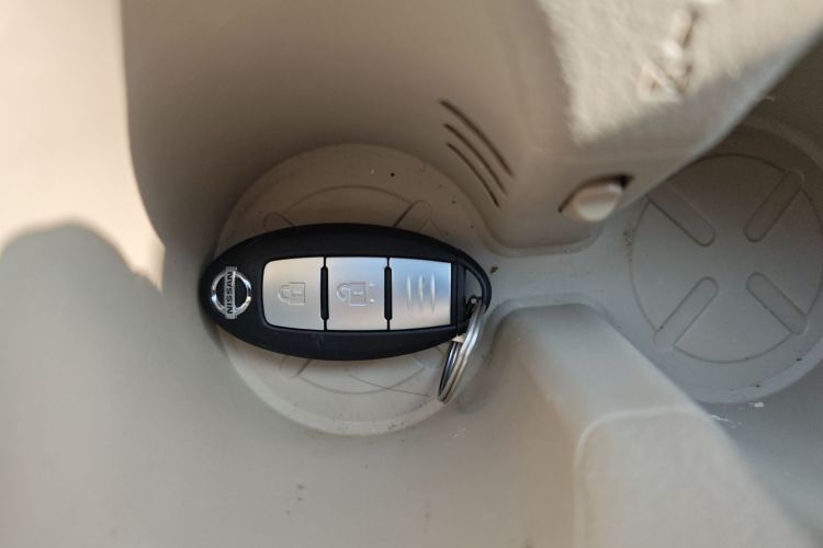 日产 奇骏 2014款 2.5L CVT领先版 4WD中控内饰11