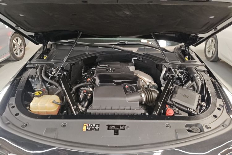 凯迪拉克CT6 2017款 28T 领先型机舱底盘24