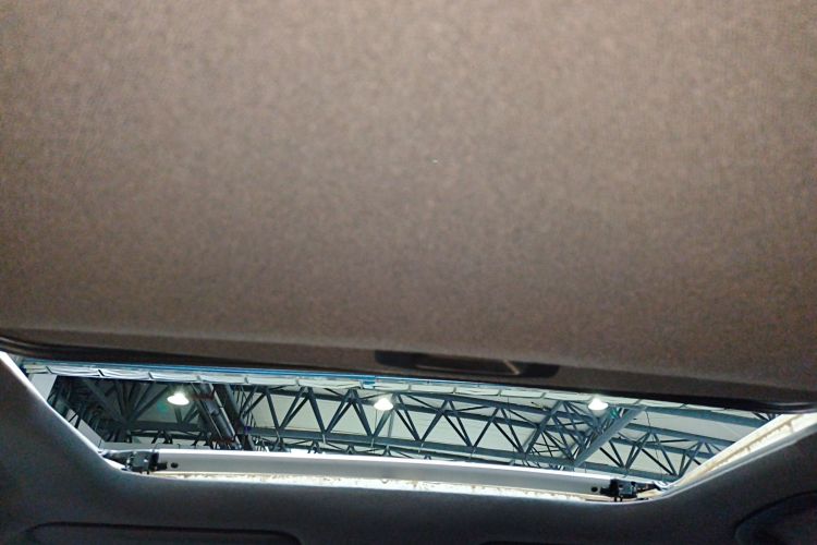 丰田 雷凌 2022款 双擎 1.8H E-CVT豪华版局部细节22