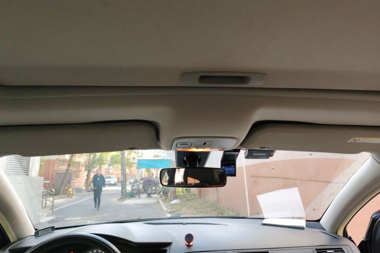 雪铁龙C5 2014款 1.6T 自动尊贵型中控内饰22