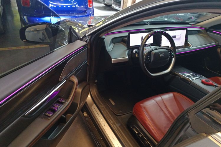 小鹏P7 2020款 562E性能版中控内饰20