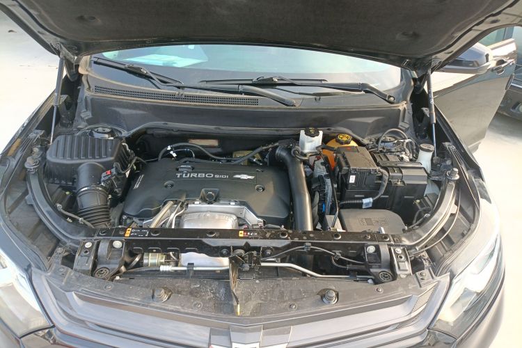 雪佛兰 探界者 2018款 RS 550T 自动四驱捍界版机舱底盘24