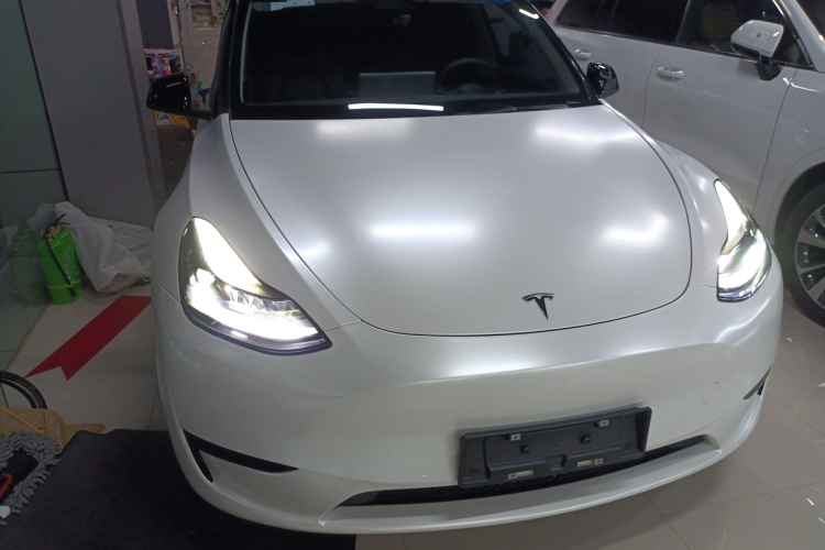 特斯拉 Model Y 2022款 改款 后轮驱动版车身外观2