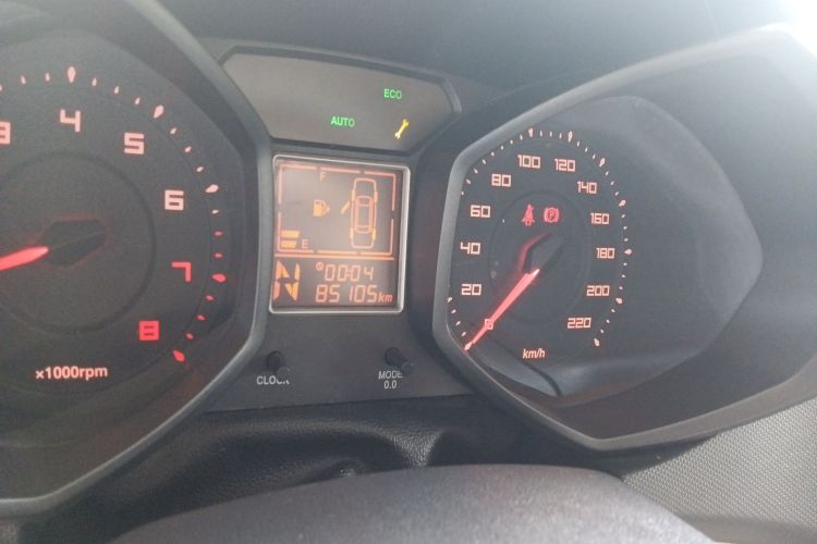 奇瑞 风云2 2013款 两厢 1.5L AMT锐意版中控内饰15