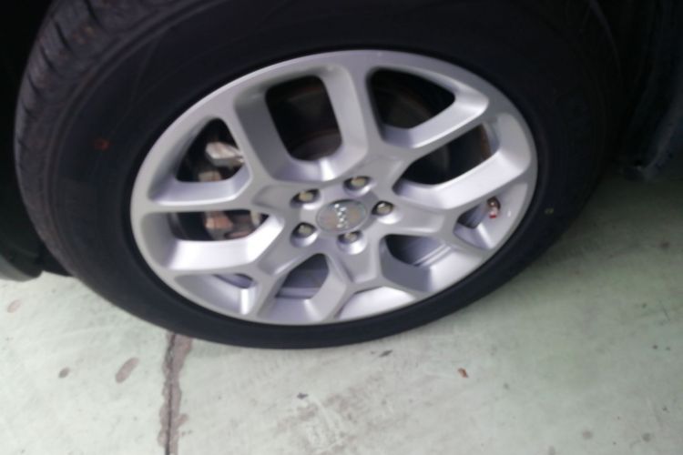 Jeep 自由侠 2017款 180T 自动高能版车身外观6007