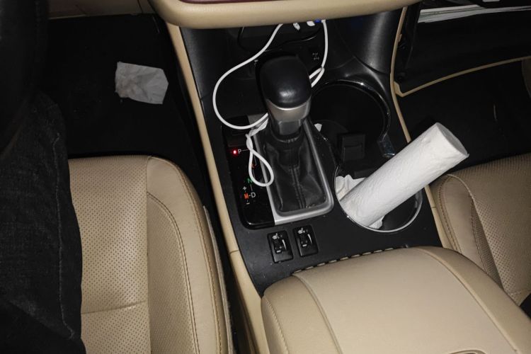 丰田 汉兰达 2015款 2.0T 四驱豪华版 7座中控内饰18