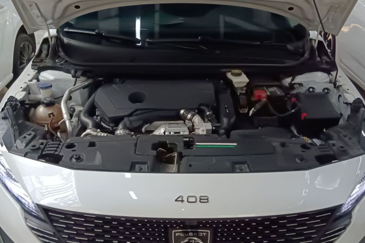 标致408 2022款 1.6T 进取版机舱底盘24