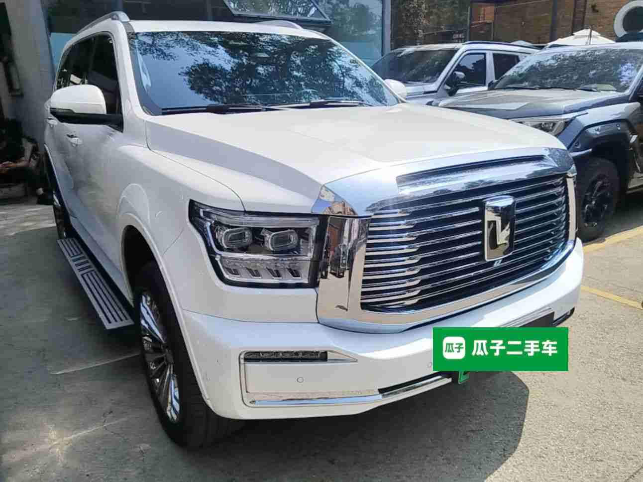 车辆右前45度外观展示