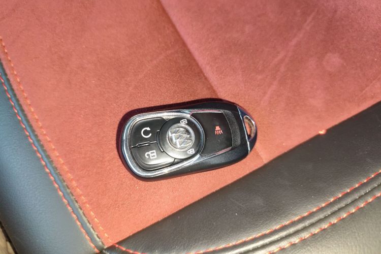 别克 昂科拉 2018款 18T 自动两驱都市精英型中控内饰7001