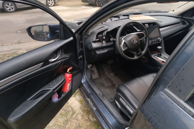 本田 思域 2016款 180TURBO CVT舒适版中控内饰20