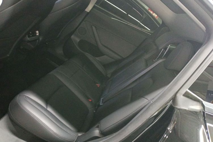 特斯拉 Model Y 2021款 标准续航后驱版中控内饰21