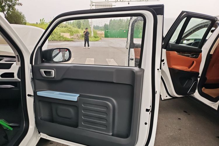 吉利银河 熊猫 2025款 210km 元气熊中控内饰7005