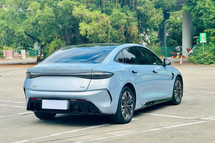 比亚迪 海豹 2022款 550km 标准续航后驱版尊贵型车身外观7