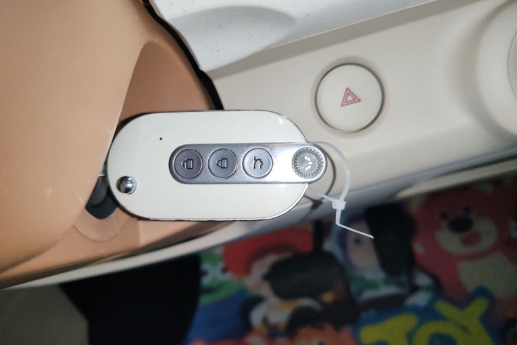 五菱汽车 宏光MINIEV 2024款 第三代 215km 进阶版中控内饰7001