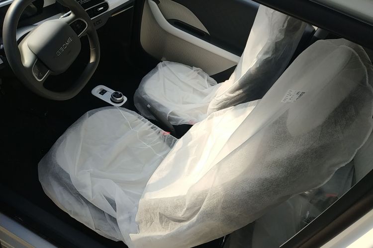 吉利银河 熊猫 2025款 210km 元气熊中控内饰19