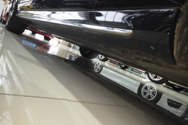 奔驰E级 2016款 E 200 L 运动型局部细节9001