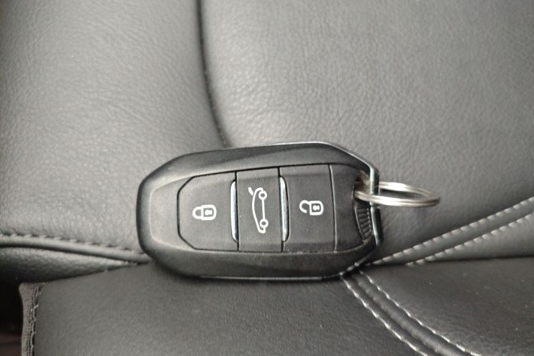 DS 6 2016款 1.6T 豪华版THP160中控内饰7001