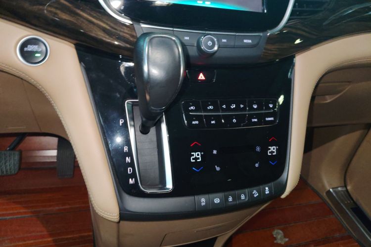别克GL8 2017款 ES 28T 豪华型 国V中控内饰18