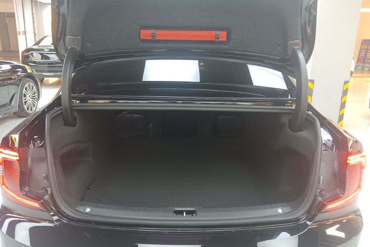 沃尔沃S90 2024款 B5 智雅豪华版机舱底盘23