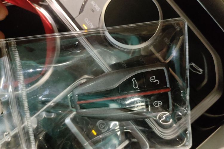 红旗HS7 2022款 3.0T 自动四驱智联旗畅版 五座中控内饰11