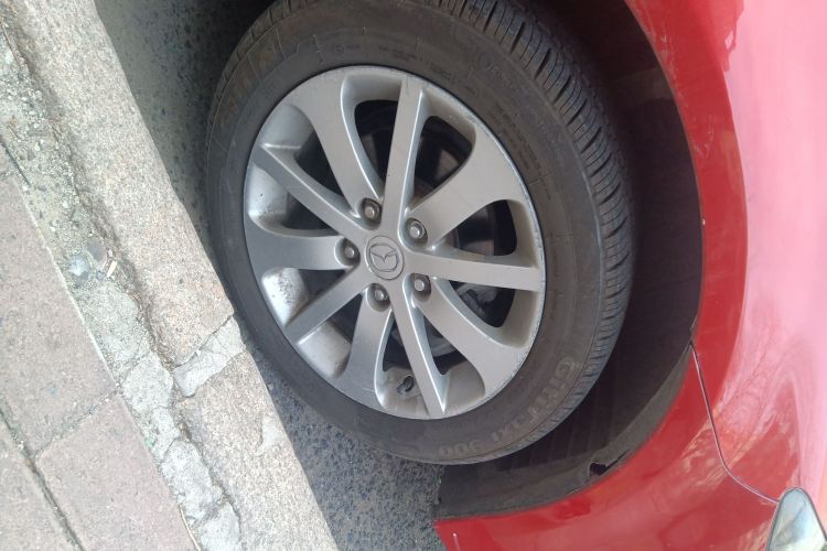 马自达6 2013款 2.0L 自动时尚型车身外观10