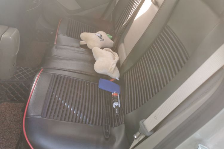 别克 英朗 2013款 GT 1.6L 自动时尚版中控内饰21