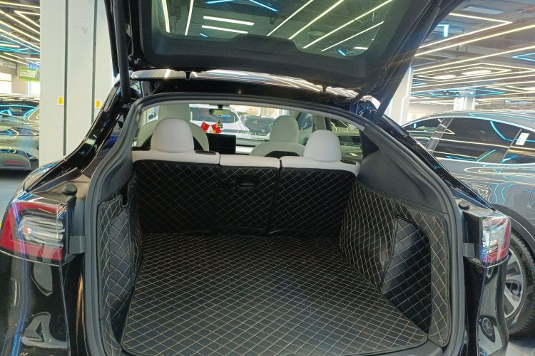 特斯拉 Model Y 2022款 长续航全轮驱动版局部细节23