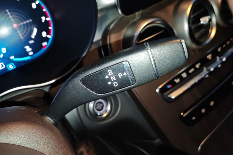 奔驰GLC 2020款 改款 GLC 300 L 4MATIC 动感型中控内饰18