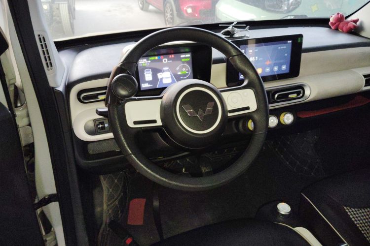 五菱汽车 宏光MINIEV 2024款 第三代 215km 进阶版中控内饰12